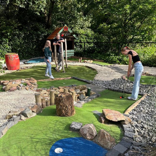 Adventure golf