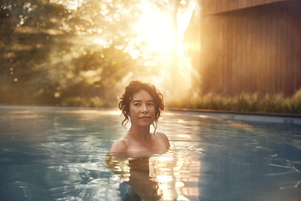 Thermen Maastricht vrouw in zwembad