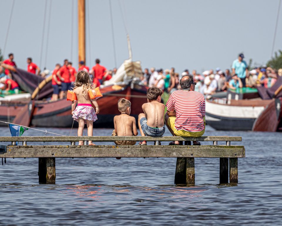 toeschouwers skûtsjesilen