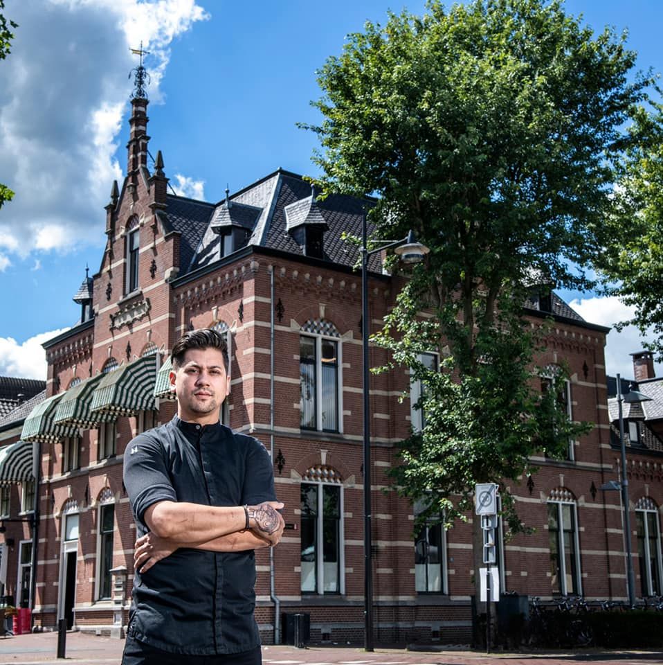 Jermaine voor restaurant de Rozario in Helmond