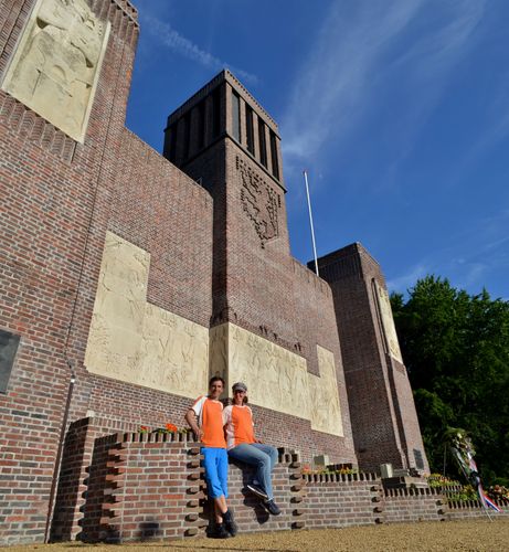 Gidsen bij het Belgenmonument
