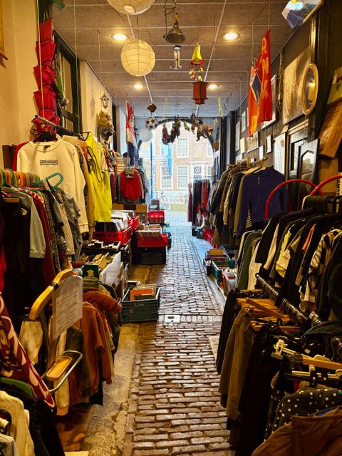 Vintage shoppen in Delft met Sjoerd en Koen