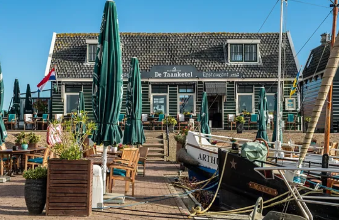 Vooraanzicht van Brasserie De Taanketel