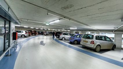 Houtwal Garage