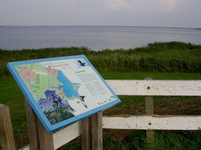 Uitkijkpunt Gouwzee met een vogelbord