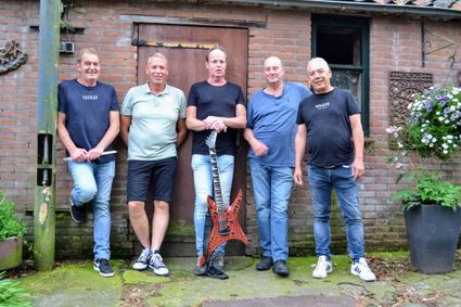 Coverband Nutzz tijdens Beachvolleybal Vught