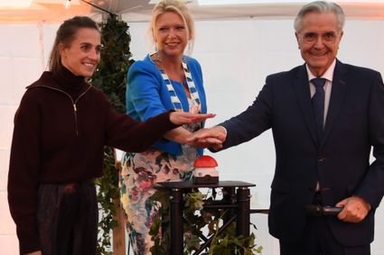 Foto opening Kasteel Steenenburg