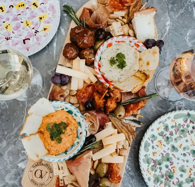Laden Van den Berg Delicatessen