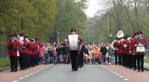 Marsconcert op straat