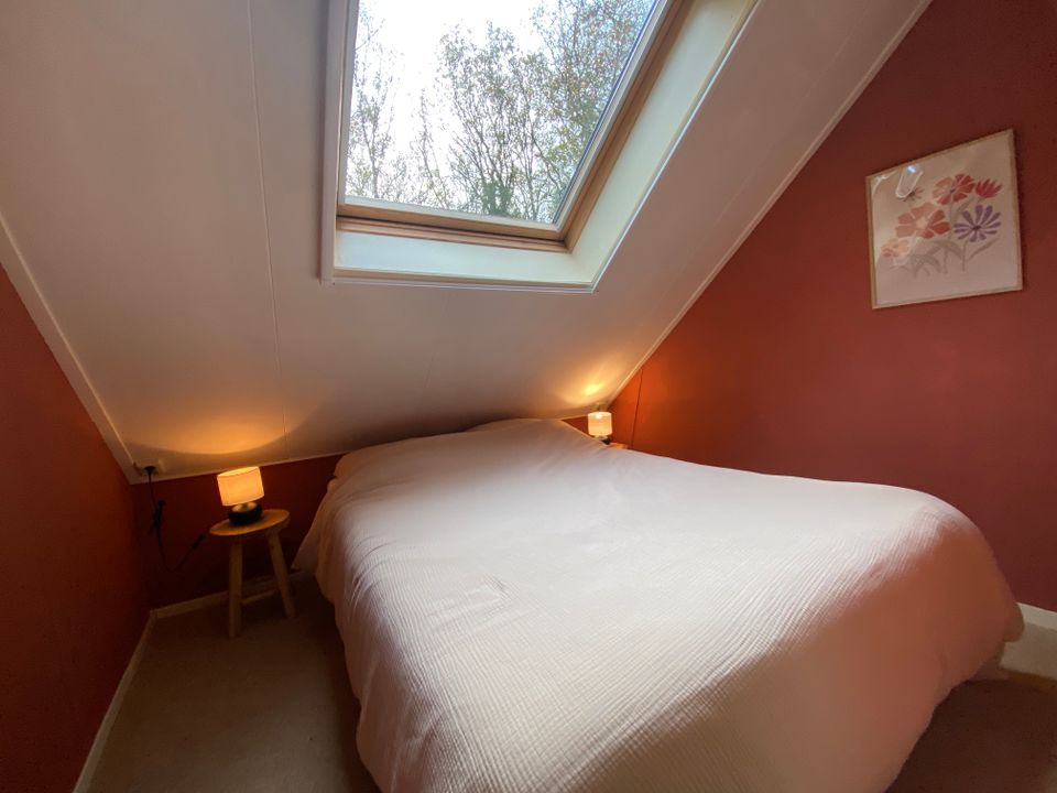 knusse 2 persoonsslaapkamer met 140x200 bed