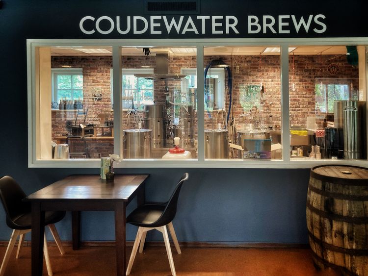 In onze Tap room heb je een mooie zicht op de brouwerij.