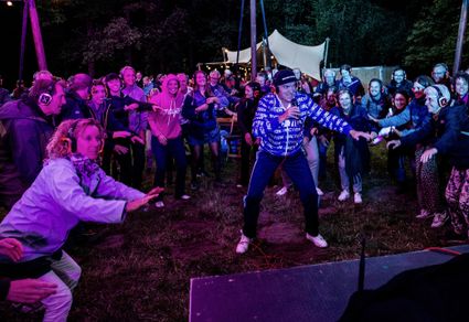 Silent Poetry Techno Aerobics in het Bos
