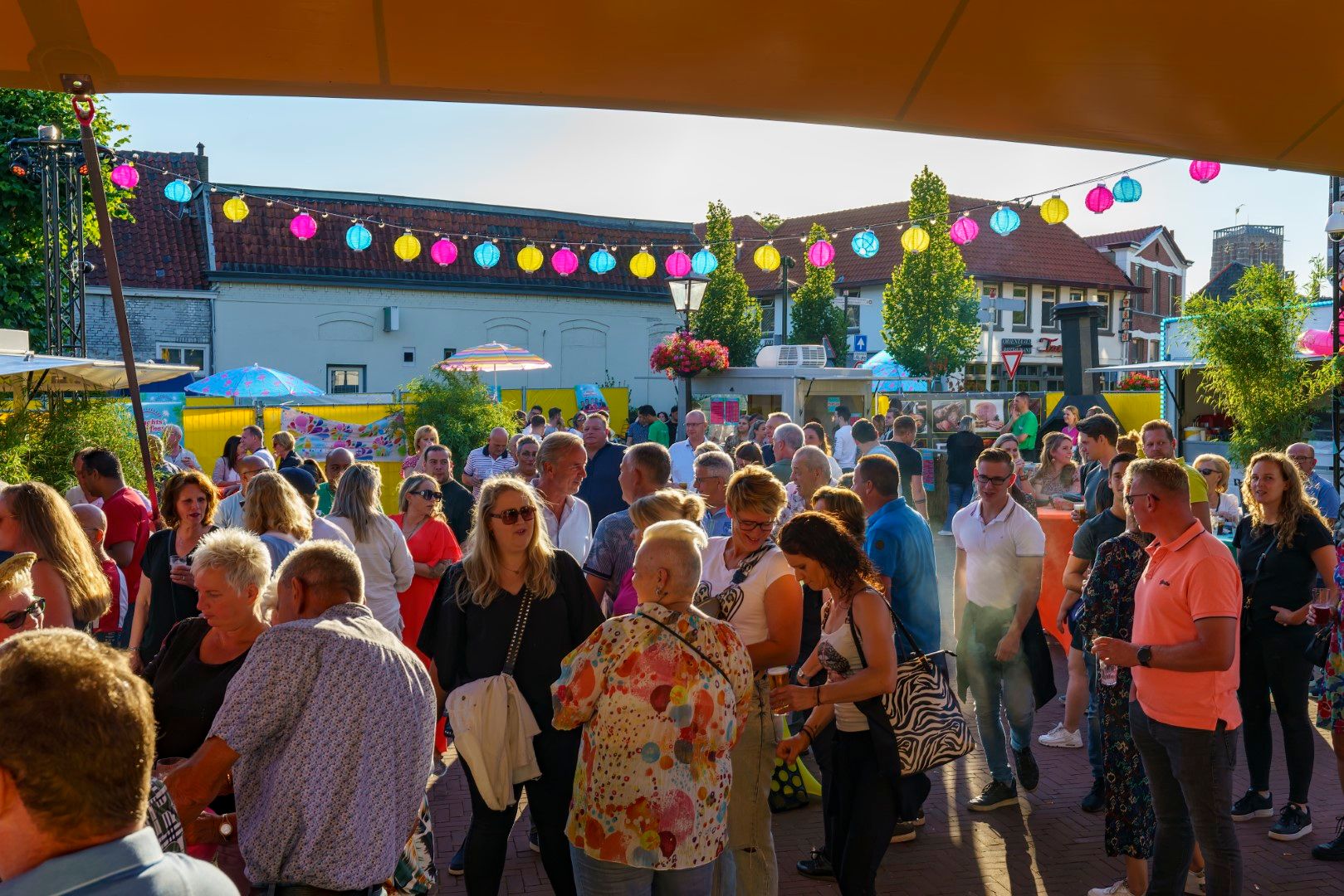 Vughts Zomerfeest op het Maurickplein in Vught