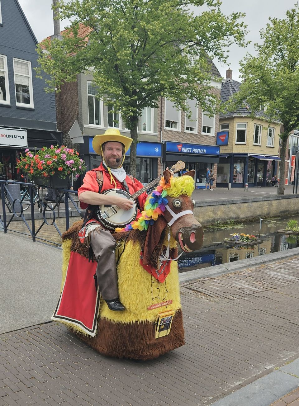 Ben de Banjoman tijdens de wolmarkt