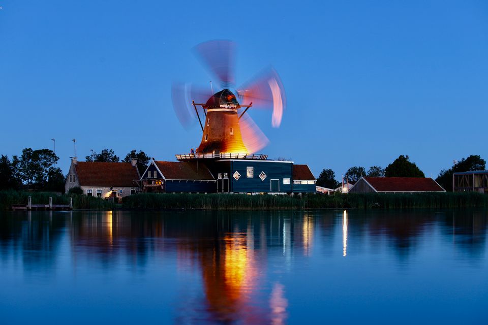 molen de rat in ijlst in de nacht