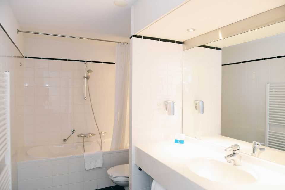 Onze Deluxe kamers zijn ruime kamers, ingericht in klassieke stijl. Comfortabele kamers die geschikt is voor maximaal 3 personen.