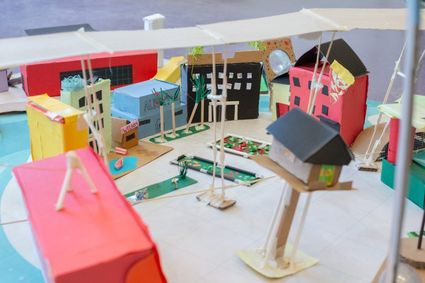 Kinderworkshop bij zomerexpostie Verbonden Stad in Museum IJsselstein