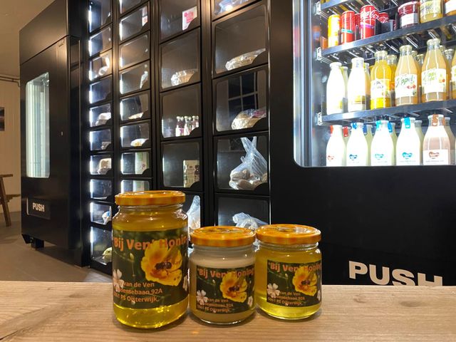Automaten vol met streekproducten Williams Boerderijwinkel in Oisterwijk