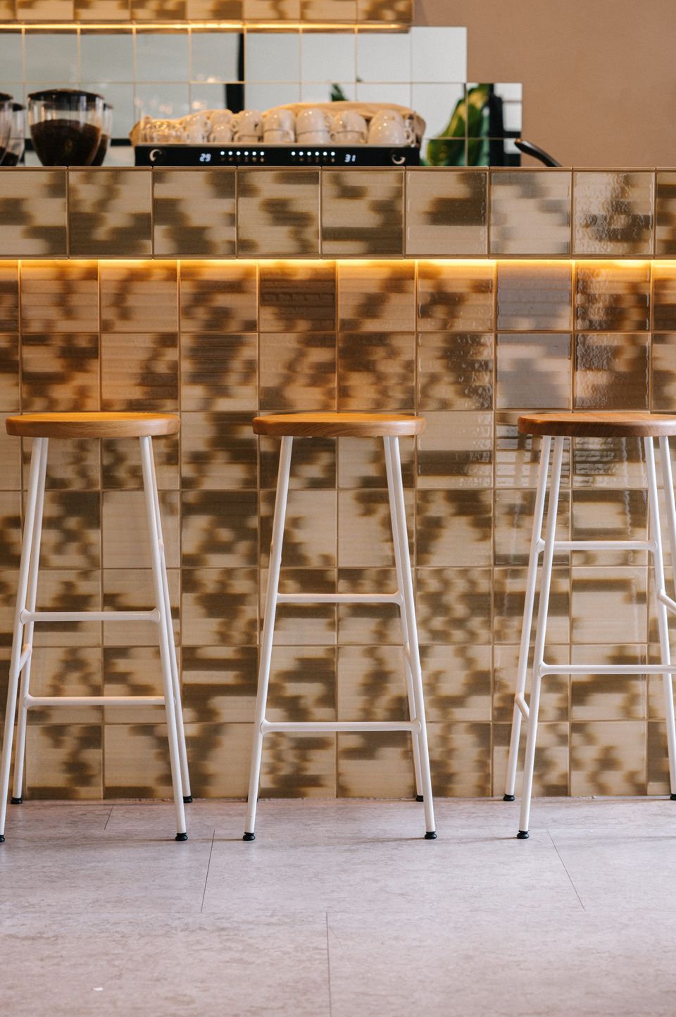 BIKKE Maastricht interieur bar met krukken