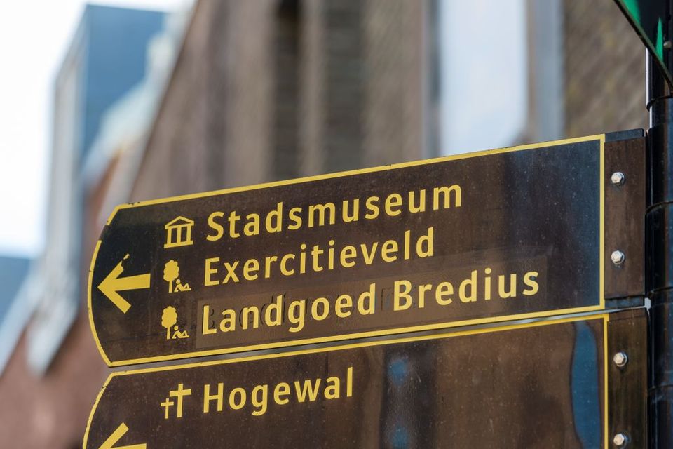 Bewegwijzering naar Stadsmuseum Woerden.
