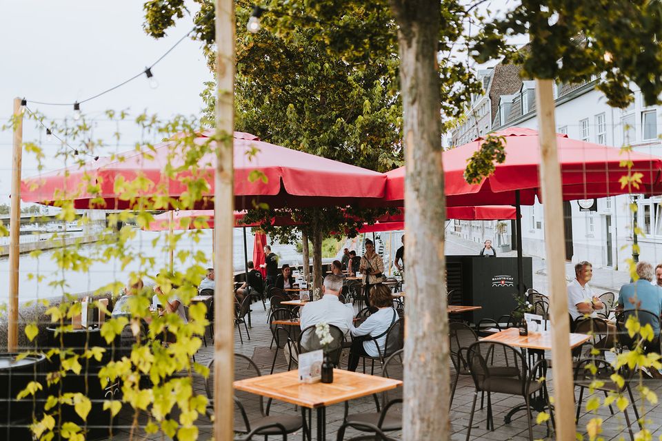 Stadsbrouwerij Maastricht terras vanaf zijkant
