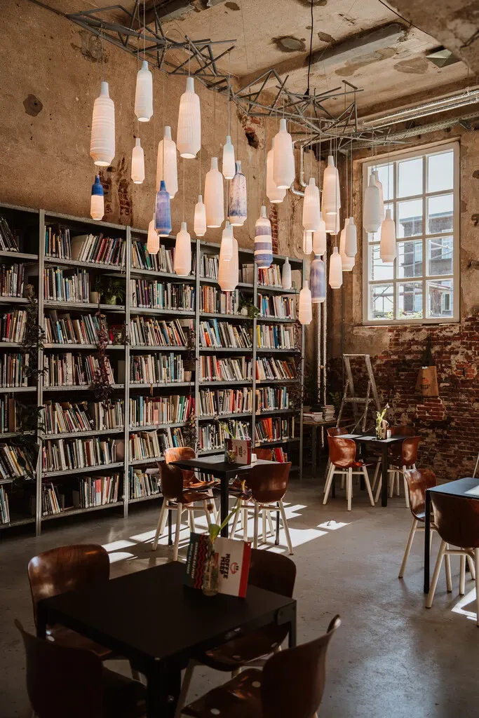 Ruimte koffiebranderij en horeca Koffiemiep in EKWC gebouw