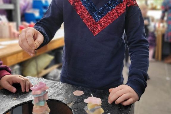 Rijgkaarsje maken Weerwille