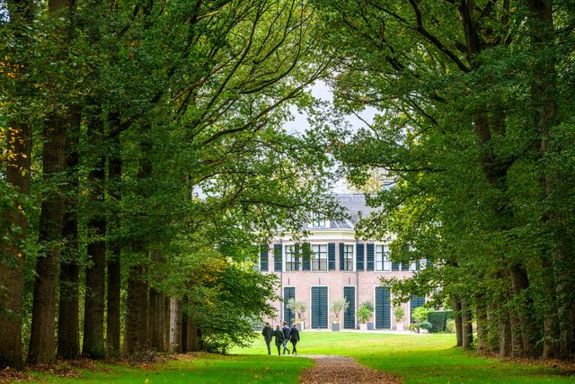 Landgoed Schaep en Burgh met wandelaars
