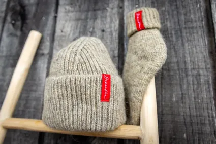 Drenthe Merchandise - sokken en muts van Drentse wol