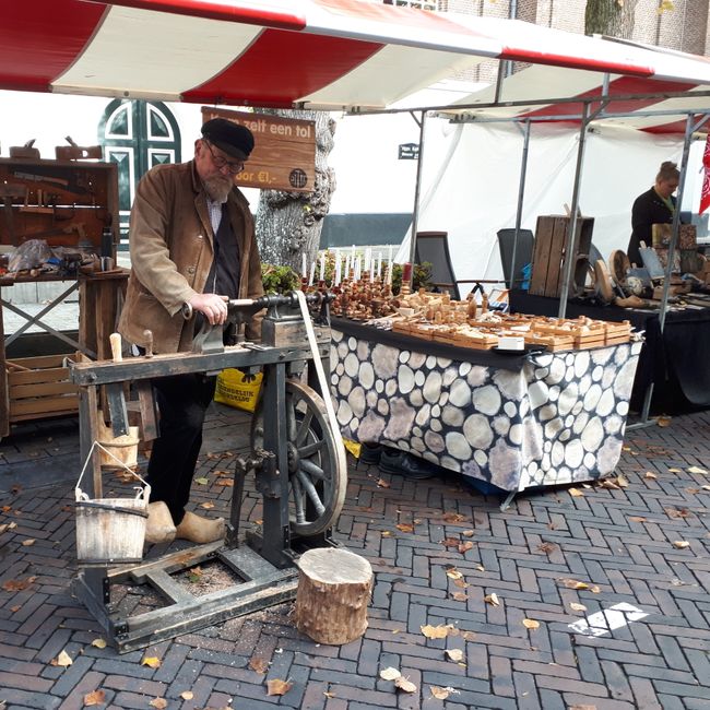 Oude ambachten tijdens markt