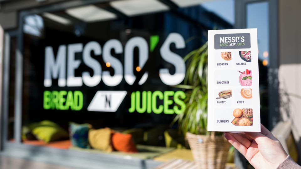 De buitenkant van Messo's Bread & Juices in Purmerend