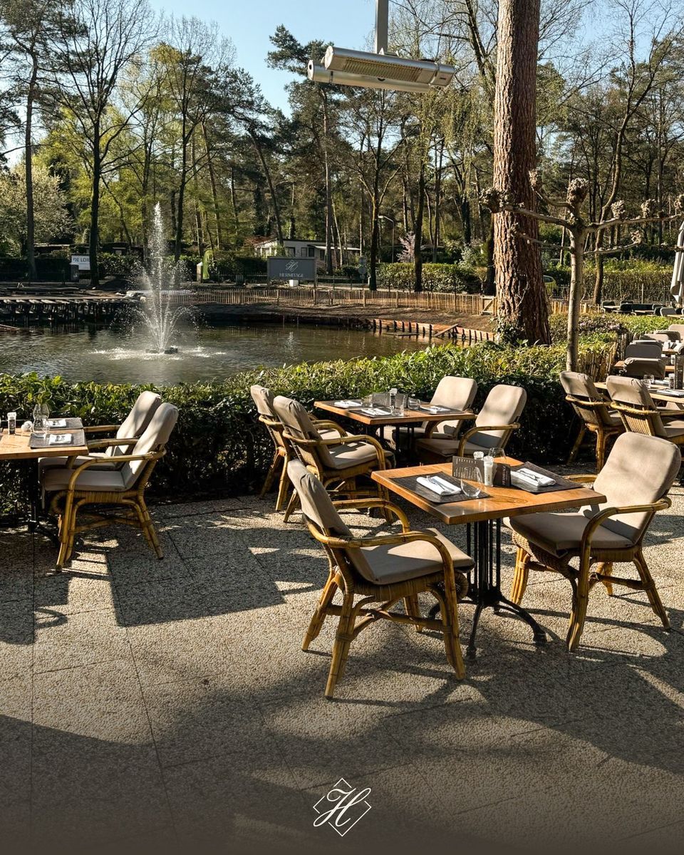 Sfeerbeeld van een deel van het terras van Hermitage Oisterwijk