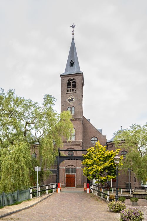 De buitenkant van de St. Vincentiuskerk