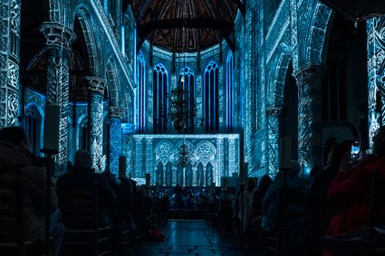 Lichtshow LUMINISCENCE in de Oude Kerk Delft