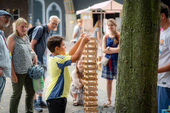 het domplein loopt storm