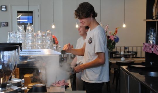 Charlie's Coffee Wyck medewerker bar Maastricht