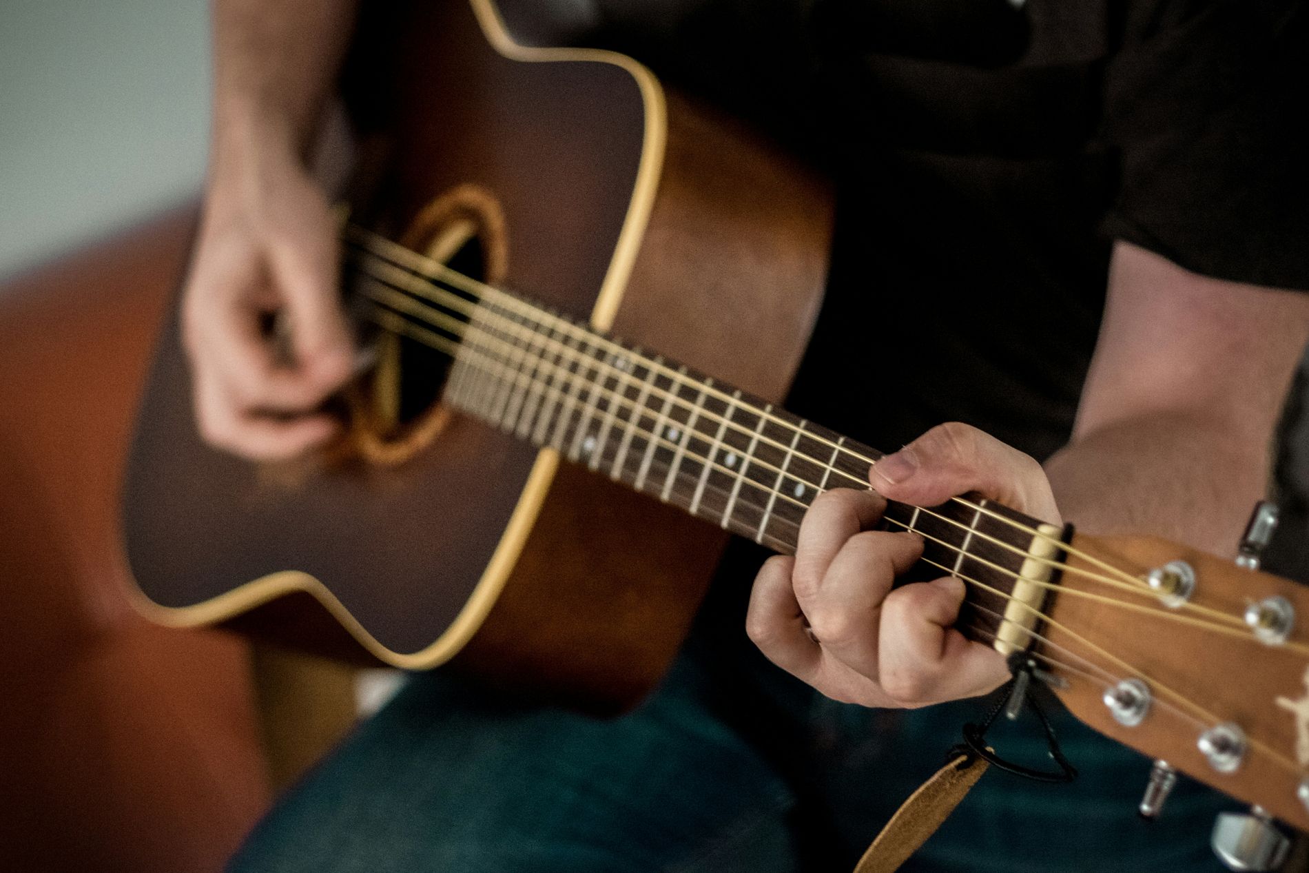 Gitaar spelen