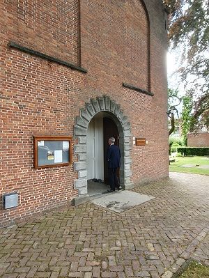 Zomeropenstelling Van Gogh kerkje