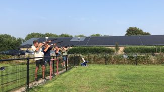 Laser kleiduif schieten