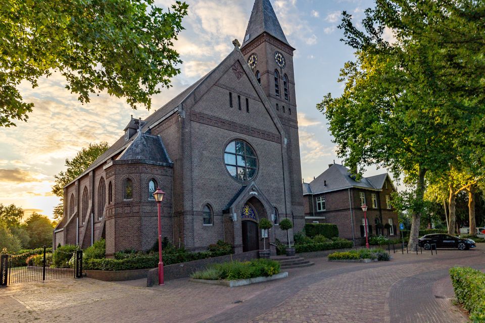 Kerk Lennisheuvel