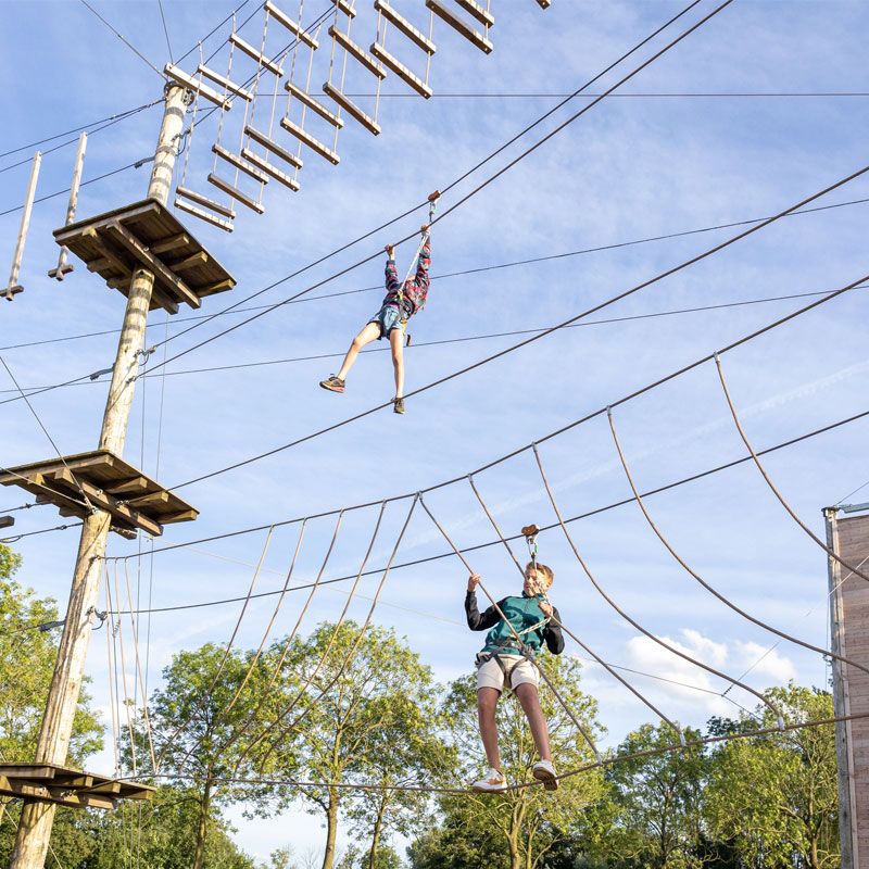 Twee routes klimpark boven elkaar