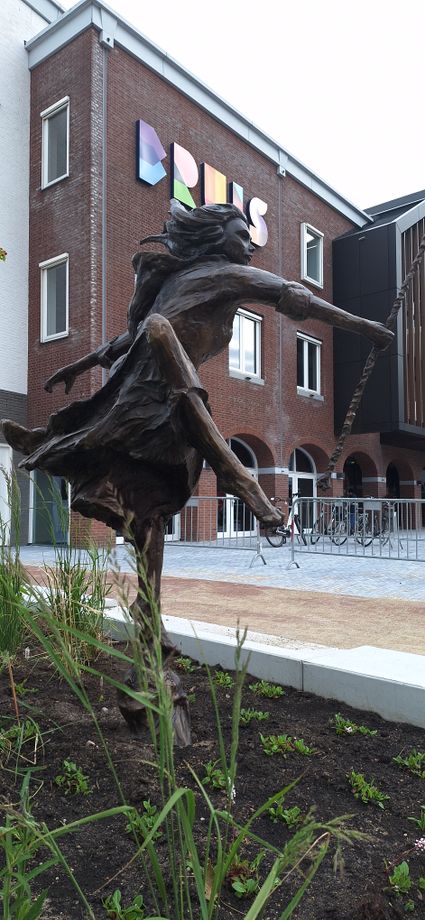 Bronzen beeld Zwarte Kaat