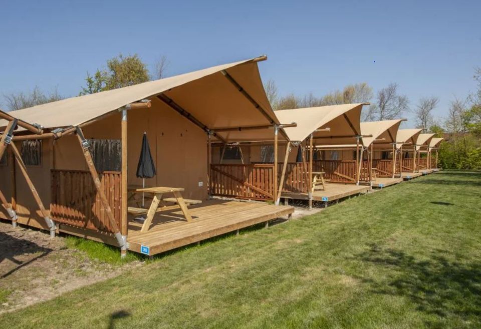 De safaritenten op Vakantiepark de Katjeskelder