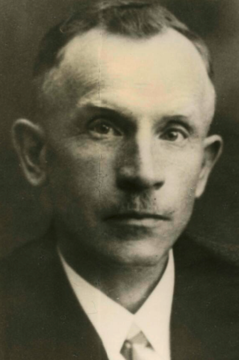 Portret van verzetsstrijder Jetze Veldstra.