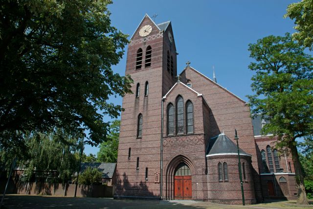 Buitenkant van de Sint Antonius kerk