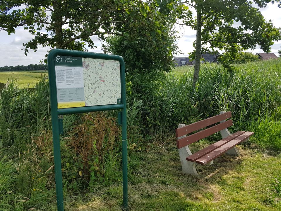 Marrekrite fietsknooppuntnetwerk bankje