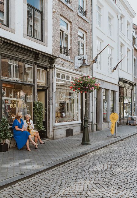 Rechtstraat Wyck Maastricht straat etalage Riviera Retro