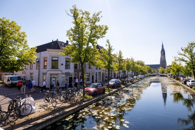 Gracht Delft en Oude Kerk