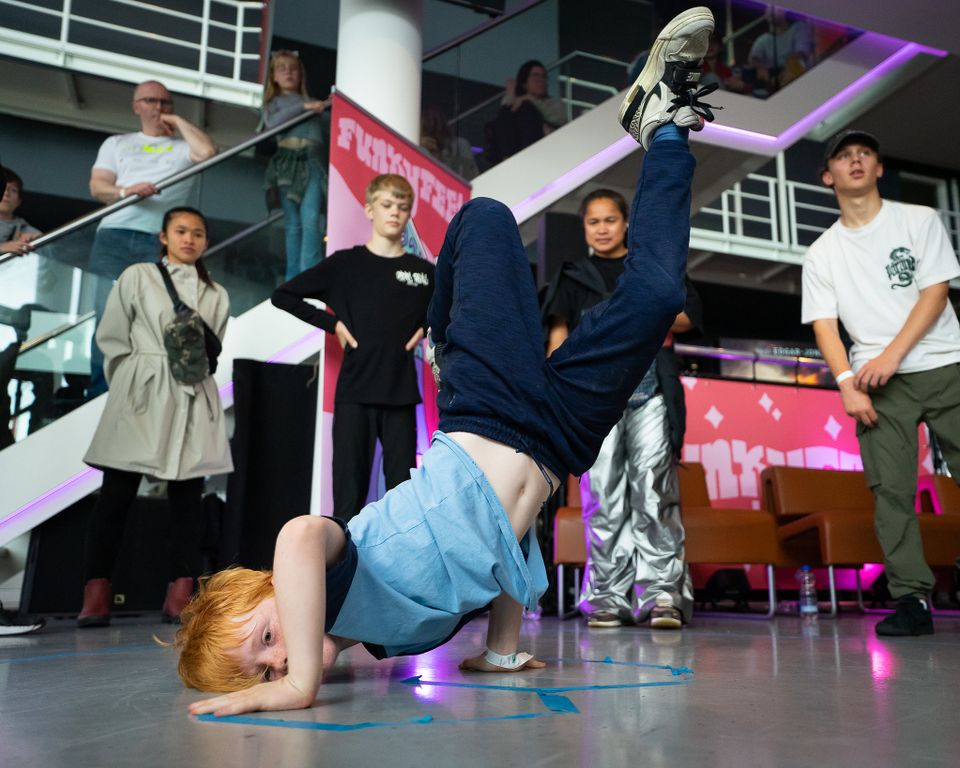 Kinderen aan het breakdancen