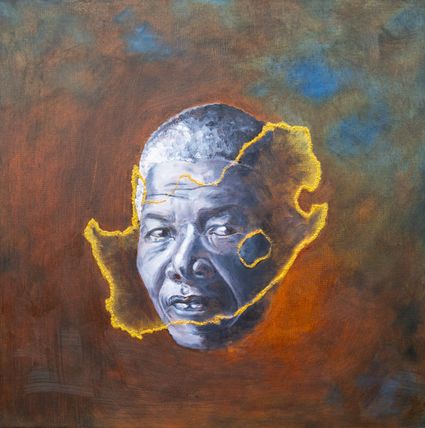 Schilderij van Nelson Mandela, met zijn gezicht weergegeven binnen de contouren van Zuid-Afrika, in warme aardetinten met een gele omlijning